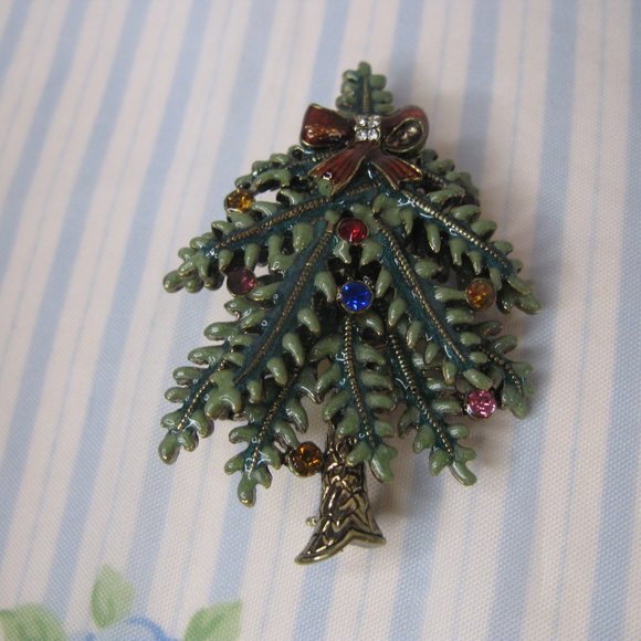 Avon 1st Annual Christmas Tree Brooch 2004 - Picture 2 of 7